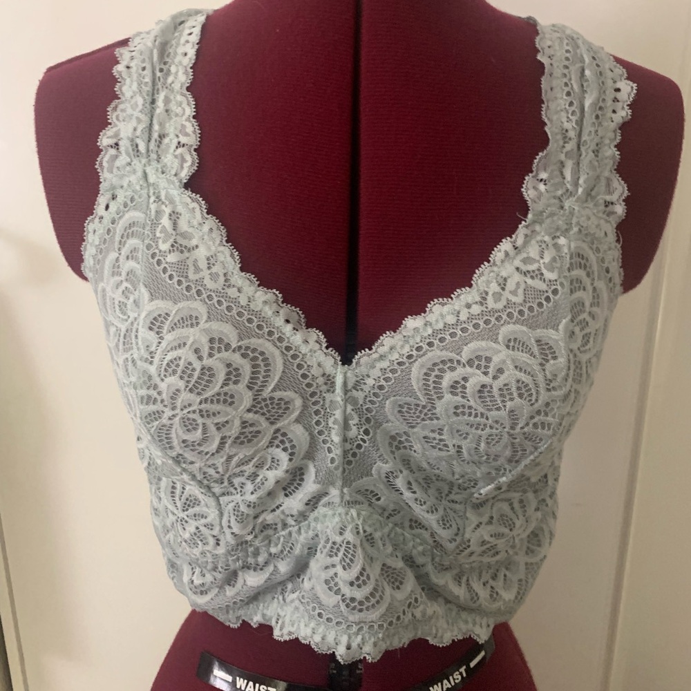 Elegant Lace Bralette in Gray